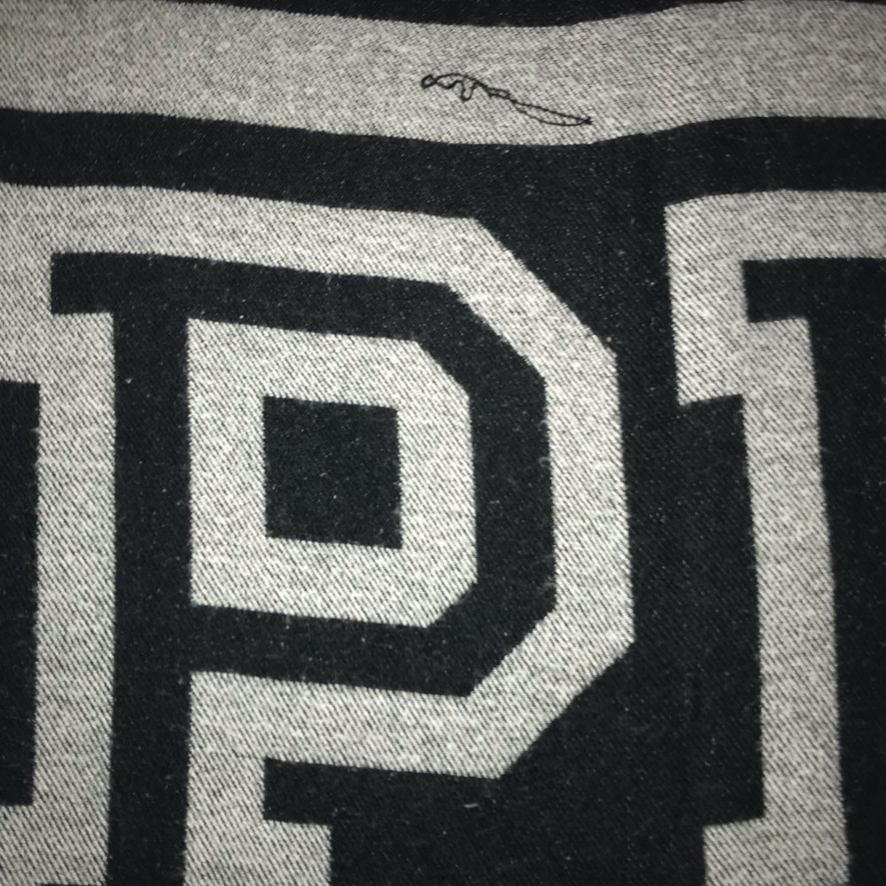 🆚 💕PINK THROW BLANKET - Picture 4 of 8